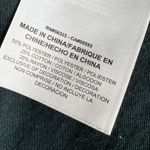NWOT Nike Medium Athletic Cut Tee - Picture 3 of 13